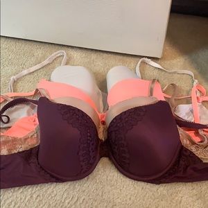 Four Victoria’s Secret/PINK bras 32D